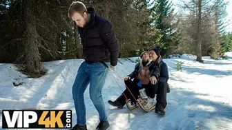 Ζεστό σεξ γενιάς δίπλα στη φωτιά