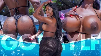 Η Ebony Mystique αποπλανεί το σκληρό πουλί με το γιγαντιαίο στήθος της και τον τεράστιο κώλο της