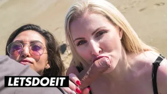 Το μουνί του Τζόρτζι Λάιλ δαγκώνει στην ξύλινη παραλία με το στήθος της Φρίντα Σάντε