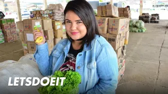 Το μουνί της χοντρής Λατίνας γαμήθηκε βαθιά από την Τσιομάρα