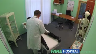 Μια ώριμη σαγηνευτική σύζυγος ζητάει από το γιατρό να βοηθήσει τις μυστικές της επιθυμίες