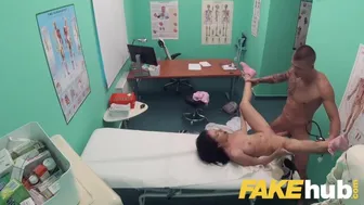 Τέτορες πιτσιλιές ομορφιάς σε οργασμό Τσέχικο δροσερό ενώ γαμημένο