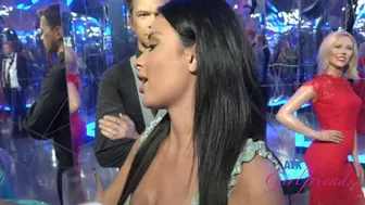 Anissa Kate σε μια γαλλική σαγηνευτική ημερομηνία sucksφάει το χόρτο στο αυτοκίνητο pov
