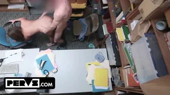 Χαριτωμένο έφηβο κορίτσι πιάστηκε να κλέβει - Ryan McLane γαμημένο Brooke Bliss