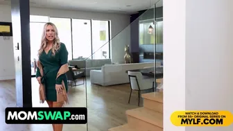 Η Μπάνι Μάντισον και η Μόνα Άζαρ θετές μητέρες παίρνουν τους πολλούς θετούς γιους τους και τα βάζουν μαζί τους στην οικογενειακή ανταλλαγή Momswap