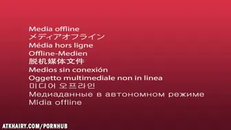 Η Ρόουζ τρίβει το πρησμένο μουνί της άγρια