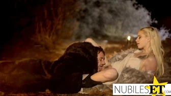 Game of Thrones πορνό - Snowy Joe γλείφει μουνί