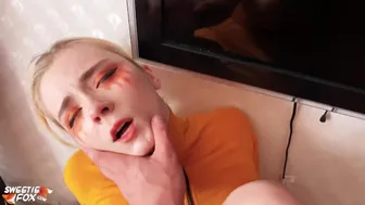 Μελαχρινή Blowjob and Riding on Cock in Yellow Dress and Torn Panther