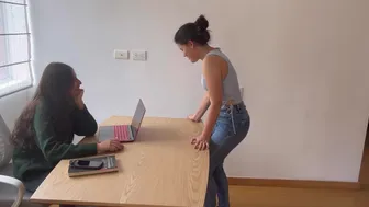 Ας απολαύσουμε το Jeans - την καυτή λεσβιακή φετίχ περιπέτεια μου