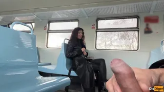 Ριψοκινδυνευμένο τρένο για να τελειώσει με μια ξένη γκόμενα