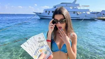 Για λεφτά, μπορείς να τριγυρνάς στο ξενοδοχείο με μια τσούλα γεμάτη πρόσωπα