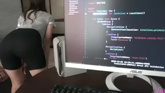Ο κώλος του ήταν ασυνήθιστα καυτός...