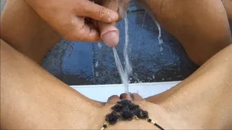 Extreme Pee Battle Επιλογή: ασταμάτητα spritzing από την προοπτική του