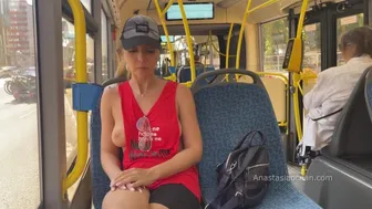 Ο ωκεανός της Σμαράγδας και το μουνί της Αναστασίας στο δημόσιο λεωφορείο