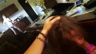 Πρωινό καφέ μετά από άγριο γαμήσι και πίπα με μια έφηβη