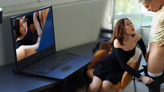 Η Μοστοχάμα θα ξεγελάσει τον θετό της γιο σε ένα άγριο γαμήσι