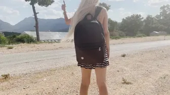Σταματημένη έφηβη ξανθιά σκύλα γαμάει το πουλί της σκληρά