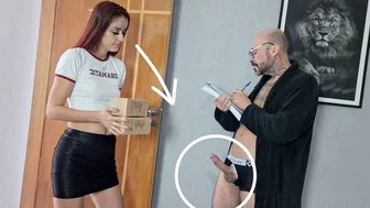 Ξελογιάζει το κορίτσι με την ουρά ενός ανώμαλου γέρου!