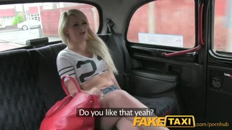 FakeTaxi - κορίτσι με αθλητικά παπούτσια θέλει πούτσο και το παίρνει