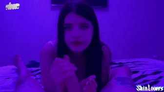 Άγριο σεξ με νέον φως με έφηβους ερασιτέχνες