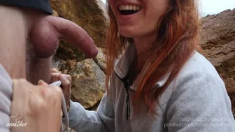 Δημόσια πίπα και γρήγορο γαμήσι στην παραλία στο Pov