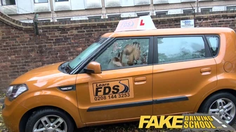 Fake Driving School - μπλε-μαλλιά γκόμενα το θέλει στον κώλο