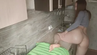 Την πήδηξα σφιχτά και της έριξα παχύ σπέρμα