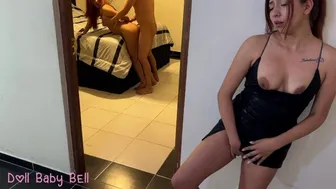 Γυρίζω σπίτι από τα γενέθλια του φίλου μου και τον πιάνω να πηδάει τον γείτονα