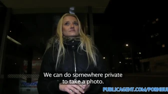 PublicAgent - Ντροπαλή ξανθιά που πηδιέται