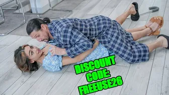 Hot FreeUse Δράση - Μεγάλος κώλος και μεγάλη συνάντηση Ντικ στην οικογένεια