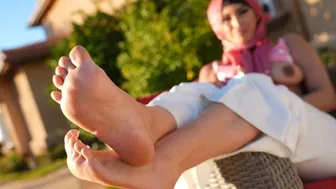 Η σαγηνευτική δουλειά της Σοφίας Λεόνε στο Love Her Feet