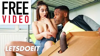 Hot Mostohatestas, Ginebra Bellucci και Katy Rose Wild Sex με BBCs ανάμεσα στους τοίχους Horny Hostel