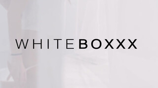WHITEBOXXX - Η Vanessa Decker έχει απαλό σεξ