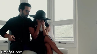 EroticaX - Χήρα γυναίκα παρηγορεί τον γαμπρό της