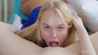 WOWGIRLS - Σας δείχνω πώς μοιάζει ένα πραγματικό γλείψιμο από ένα κορίτσι