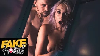 Η τρομακτική ντουλάπα - Halloween σπέσιαλ, όπου καυλωμένος έφηβος παίρνει ένα τεράστιο πουλί