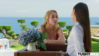 TUSHY - Η Vanessa και η Stefany μοιράζονται τον πούτσο