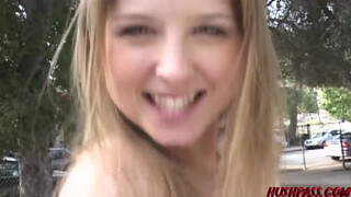 Sunny Lane το μεγάλο κώλο έφηβος γκόμενα