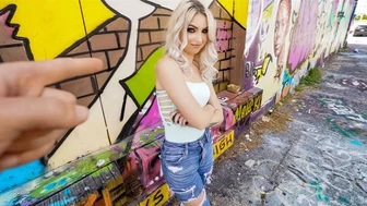 Dad Crush - Όμορφη έφηβη τσούλα Britt Blair ρουφάει και κάνει σεξ με τον πατριό της για να πάρει το αυτοκίνητό του