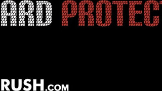 DadCrush - Νεαρή, αθώα κοκκινομάλλα θετή κόρη εκπλήσσει τον πούτσο του πατριού στο μπάνιο