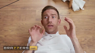 BRAZZERS - Ο τυχερός μασέρ Danny είναι τυχερός που γαμάει την Alyssia Kent και τη σέξι υπηρέτριά της Alice Hernandez