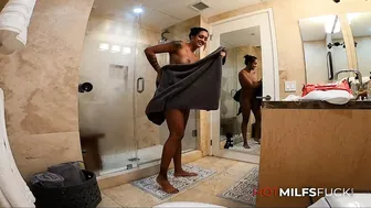 Ταπεινώστε τη μαμά Ζόι Σιν με τον Τάιλερ Νίξον